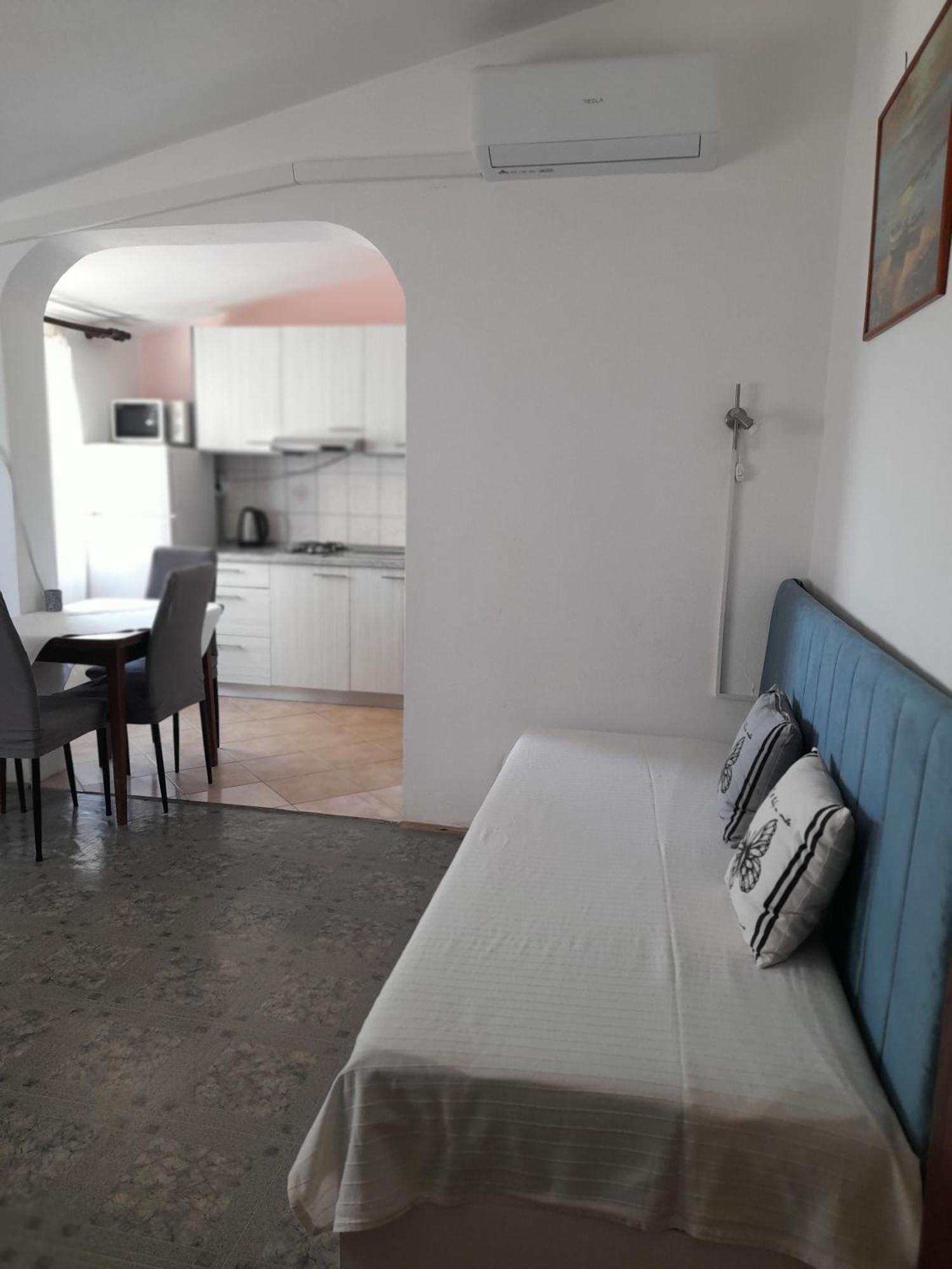 Apartments Ninske Vodice Quarto foto